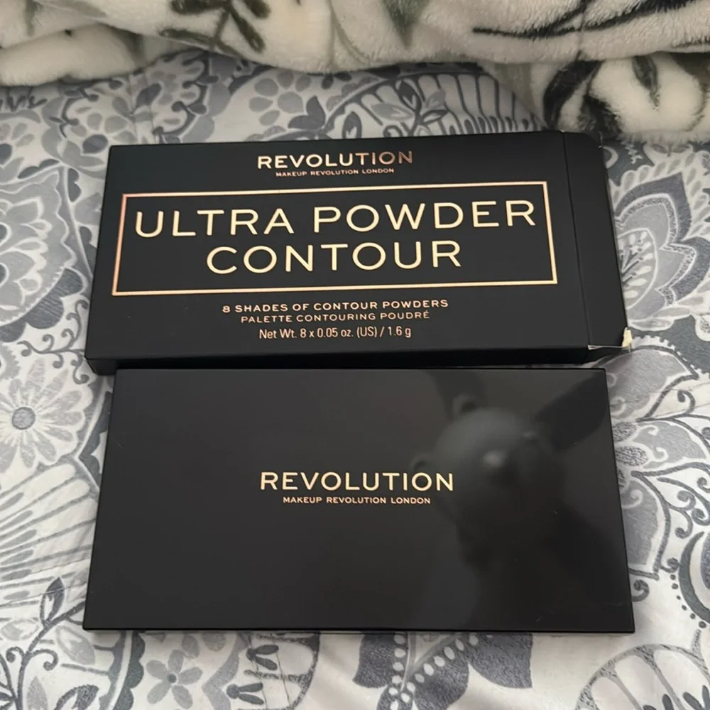 REVOLUTION ULTRA POWDER CONTOUR PALETTE